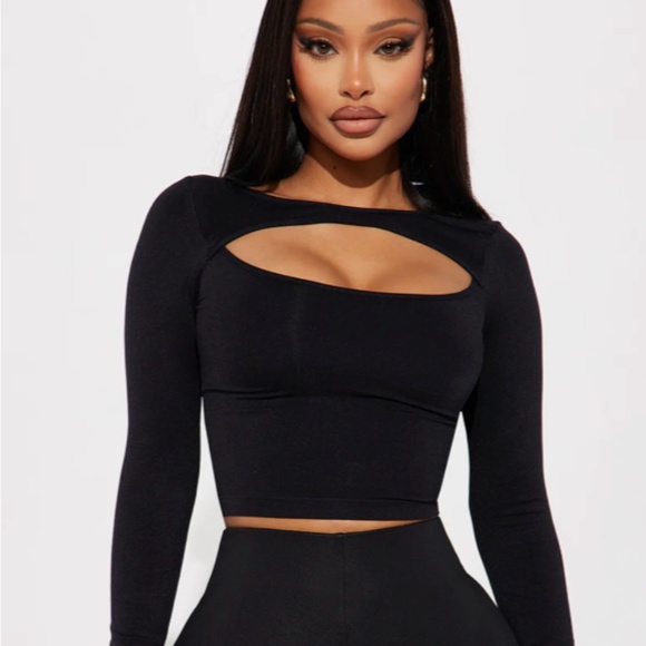 Cropped Lines Cut Out Top - Picture 1 of 9